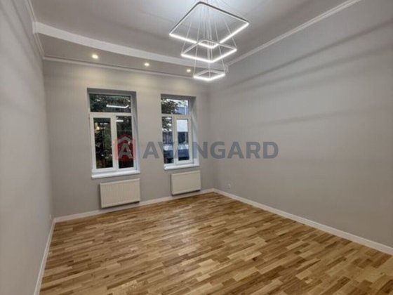 2-кімнатна з ремонтом і меблями | Центр Львова Львов