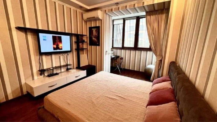 2к квартира | парк Перемоги | ремонт | цегляний будинок - фото 1