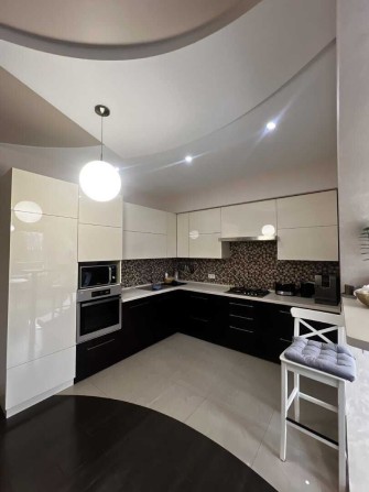 Продаж квартири без комісії по вул. Карла Мікльоша 3 - фото 1