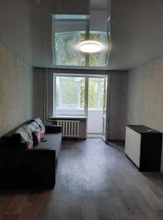 Продам 1 комн квартиру 39 м2 на 2 этаже из 9 ти  метро Индустриальная OA - фото 1