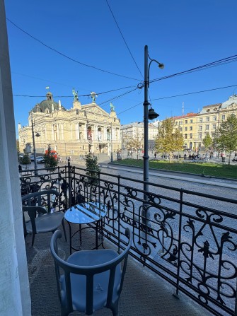 Продаж 2 кім. квартири в самому центрі Львова пр. Свободи - фото 1