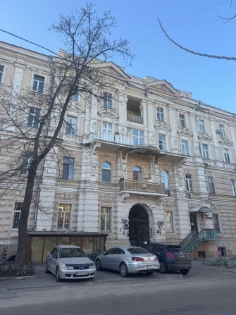Продам студийную квартиру с балконом в центре Одессы - фото 1