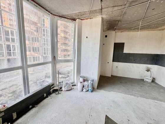 Квартира в зданому будинку, ремонт 80% Терміново.