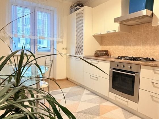 Однокімнатна квартира 46 м кв ЖК Сонячний ! Закритий комплекс Софиевская Борщаговка