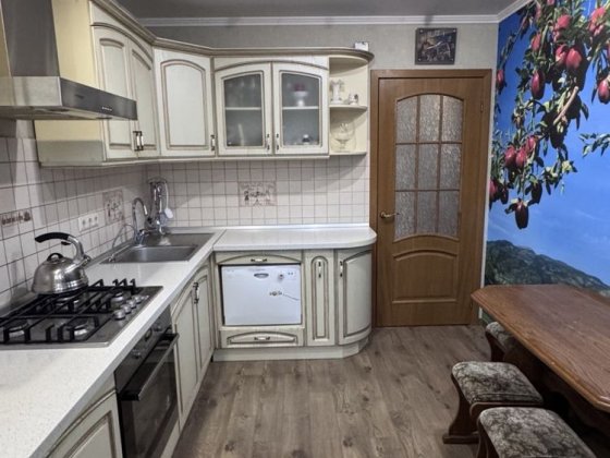 Продаю СВОЮ 1 - комнатную квартиру  г. Николаев р-н Сухого Фантана Николаев