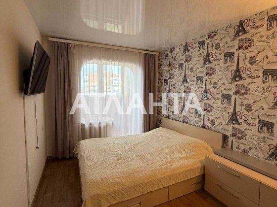 Продам 3-комнатную квартиру на улице Ак. Королева. Одеса