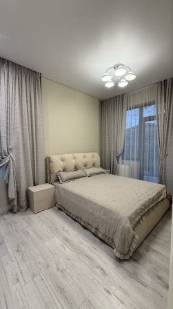 Продам 2х комнатную  квартиру Центре, с балконом - фото 1