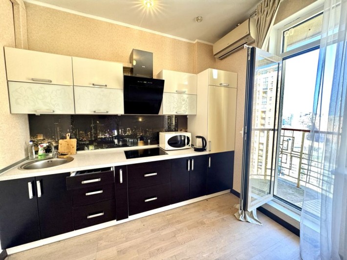 1 комнатная квартира в Аркадии. - фото 1