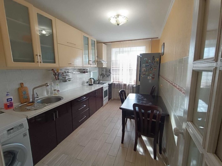 Продам Трехкомнатную квартиру в Соляных ПГУ 79А - фото 1