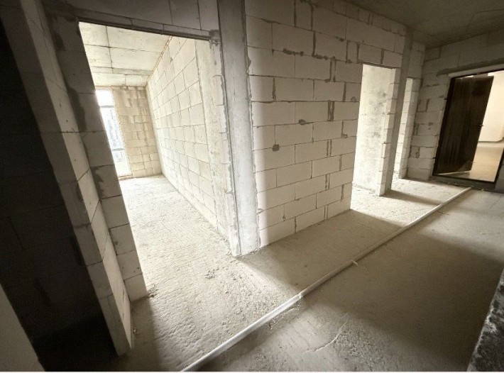 Трикімнатна квартира у зданій новобудові - фото 1