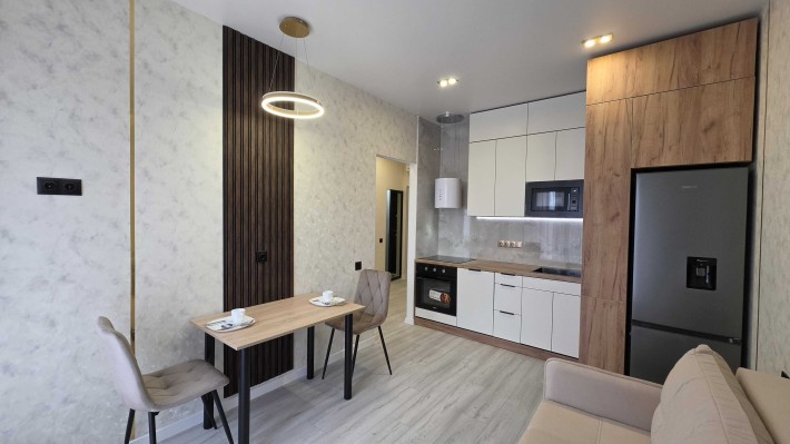 1-кімнатна квартира з ремонтом у Жемчужині на вулиці Краснова - фото 1