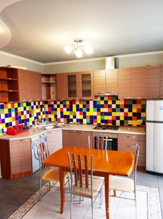 Продам 2-х ком. квартиру в новом ЖК на Черёмушках.(283-712) - фото 1