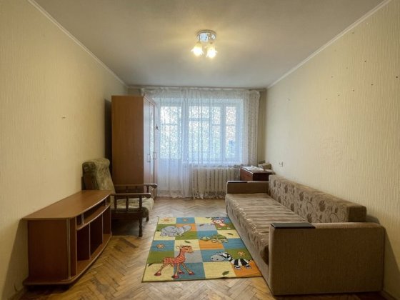 Продам 1 к.квартиру район METRO Харьков