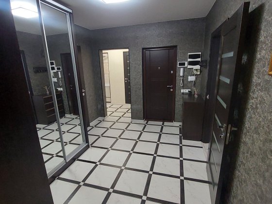 Продам 4х квартиру улучшенной планировки центр Залютино Харьков