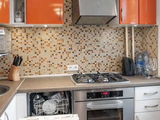 продам 3-кімнатну в П'ятихатках (Бам) біля гольфполя Харьков