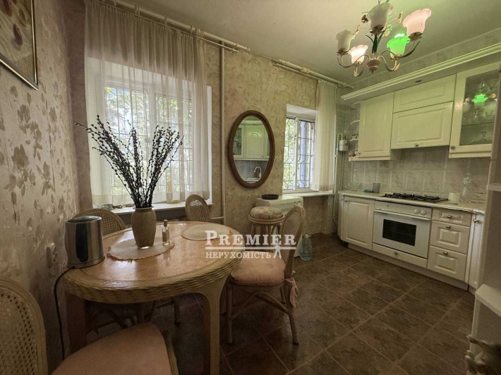 3-кімнатна квартира в історичному центрі міста - фото 1