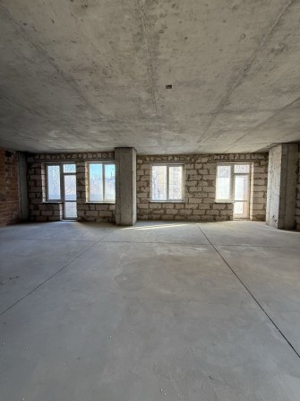 600$ м кв Срочно продам 3 комнатную квартиру в кирпичном сданном доме - фото 1