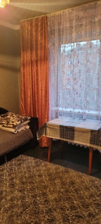 Здається в оренду кімната в комуналці (гуртожиток), район Критого ринку. - фото 1