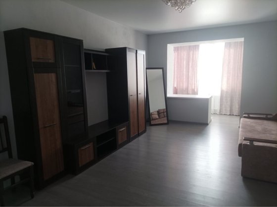 Підселення у окрему кімнату для дівчини