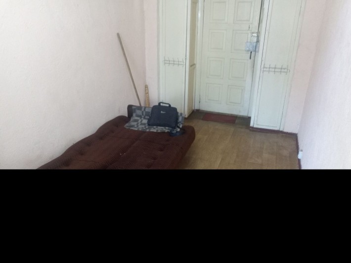 Сдам комнату на Пионере без доплат, Есть ТВ, печка и холодильник - фото 1