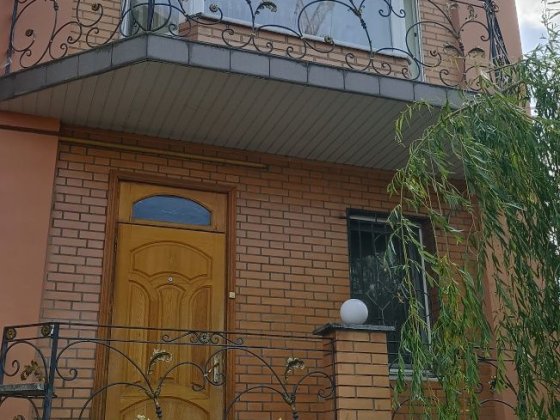 Сдам в довгострокову оренду кімнату на 1-2люди в центрі містану Винница