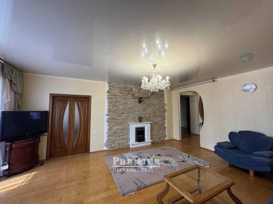 3 кім. квартира. 130 м² класики біля парку Перемоги. Армійська / Спецпроєкт/Цегла/Газ Одесса