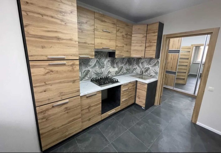 Продаж 2к квартири з ремонтом.85000$. - фото 1