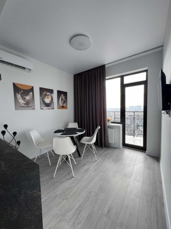 Продаж стильної однокімнатної квартири в ЖК «Лімнос» на Фонтані. - фото 1