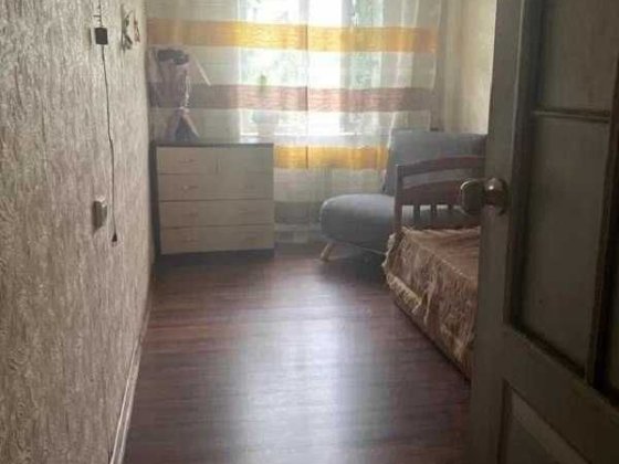 Продам  3-кімнатну квартиру в цегляному будинку.Адміральський проспект Одесса