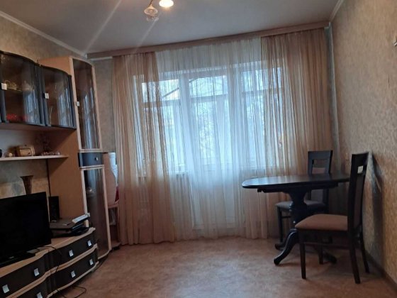 Продам на Н. домах 3 к. квартиру, 10 мин метро Дв. Спорта Харків