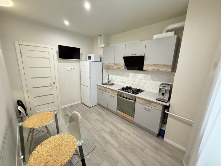 Продається 1-кімнатна квартира в Софіївській Борщагівці з ремонтом - фото 1