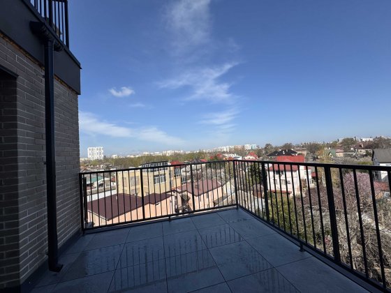 Простора квартира (46кв.м.) з терасою в ЖК Простір на Дачній/море Одесса