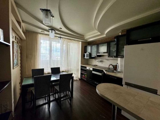 Продам 3-кімнатну квартиру на Олексіївці Харьков