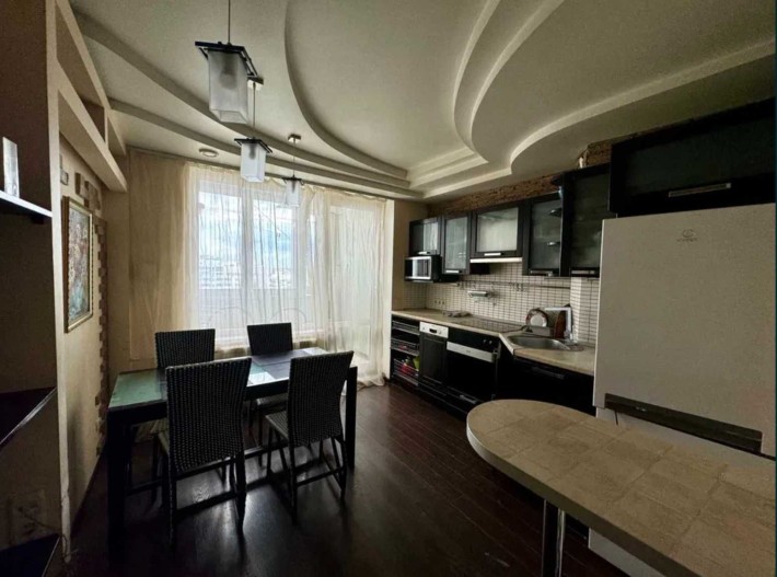 Продам 3-кімнатну квартиру на Олексіївці - фото 1