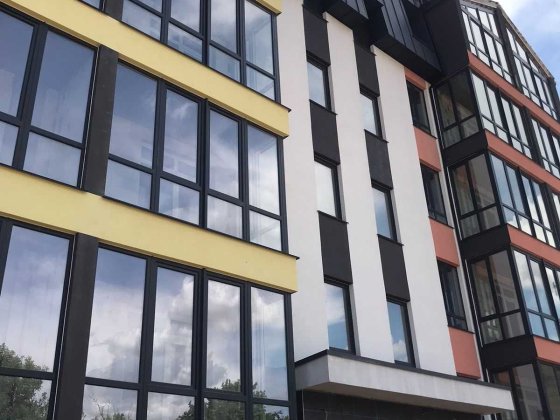 Продам евродвушку в малоэтажном доме с лифтом. Одеса