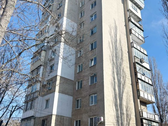 1 комн. в кирпичном доме на Королева (возле Клюшки). В доме газ Одесса