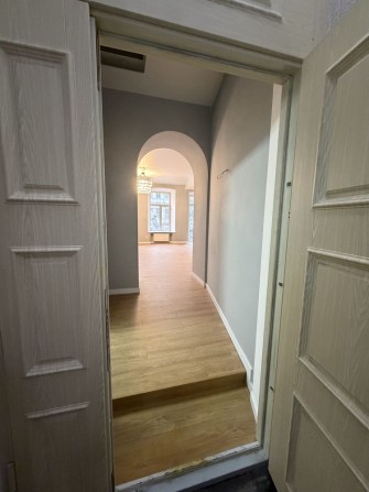 Просторная квартира 94 м² в центре Одессы с новым ремонтом - фото 1