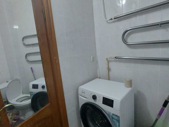 Здам кімнату з балконом для дівчини біля ринку Вишенька Винница