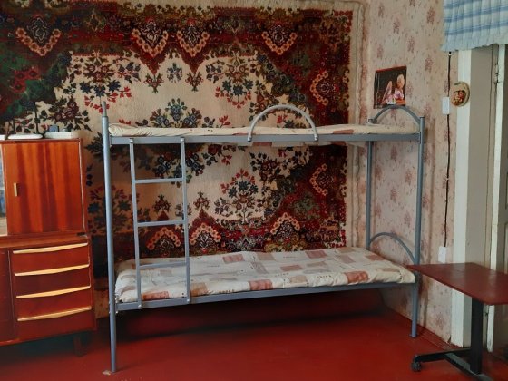 Сдам койко-места в комнате в частном доме от хозяев 2000 грн в месяц, конечная.