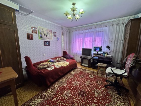 Здам кімнату в квартирі для дівчини на Шатіла, проживання з власницею