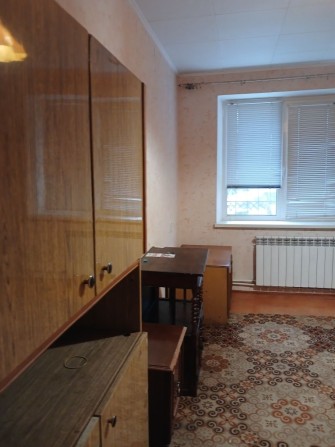 Сдам комнату в 3х комнатной квартире без комиссии - фото 1