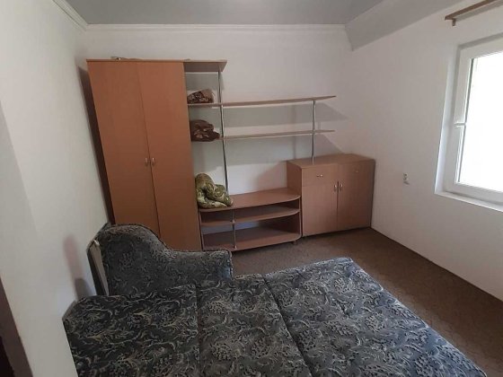 Хозяин : сдам комнату,  в частном доме,  район центрального стадиона Винница