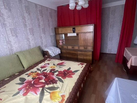 Здається кімната без проживання хазяїв,метро Лісова 15 хв.пішки