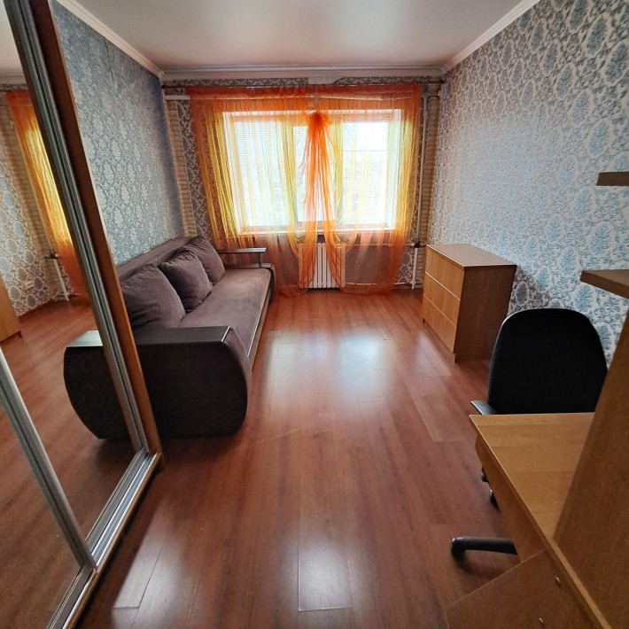 Сдам комнату в коммуне ул Ак, Филатова/"Интосана " - фото 1