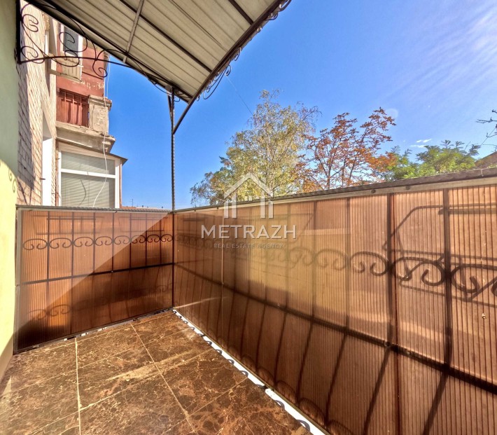 Продам 2к квартиру Сталинка, пр.Героев Харькова, 40/42 - фото 1