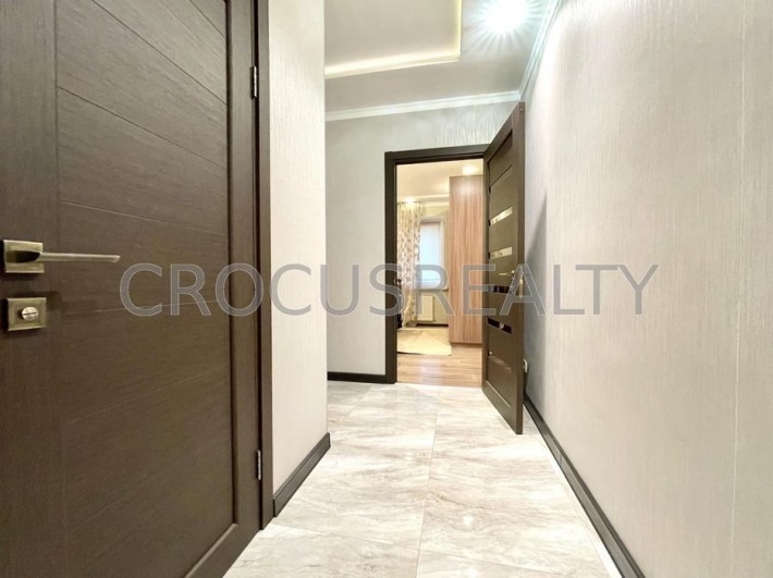 Продаю 1к. квартиру в ЖК Солнечный квартал - фото 1