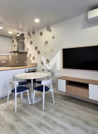 ЖК Левада! 48м2! 3 этаж! ‼️КУХНЯ-СТУДИЯ и СПАЛЬНЯ‼️  Метро 1 минута! Центр 5 минут! Паркоместо! - фото 1