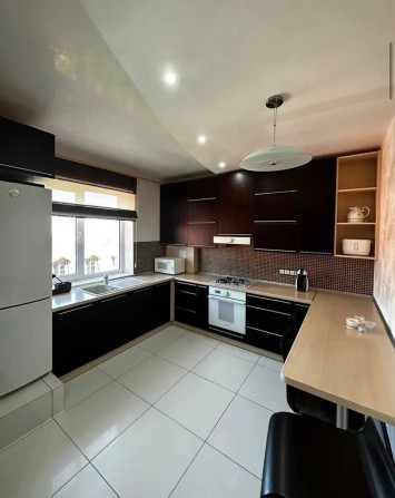 Продаж великої квартири з ремонтом.Вул.Амасова.140000$. - фото 1