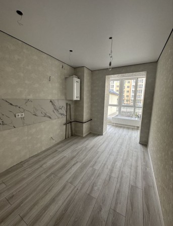 Продаж нової 1 кімнатної квартири 39 м2 з ремонтом, 20 хвилин метро Ак - фото 1