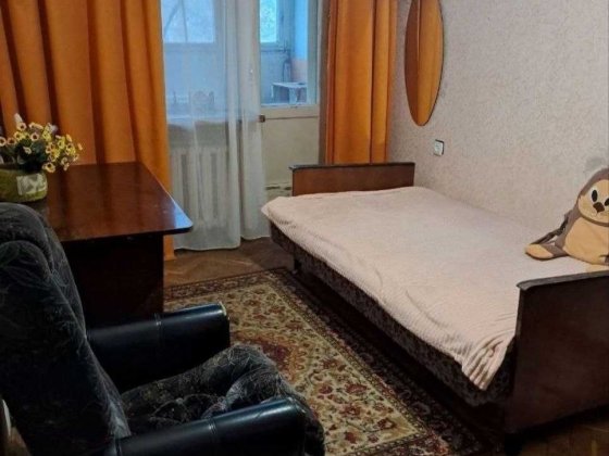 Комната с лоджией для девушки. Адмиральский пр-т Одеса